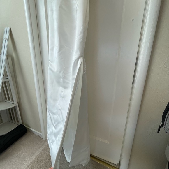 Pearl Embellished Satin Sheath White Dress - Picture 9 of 12